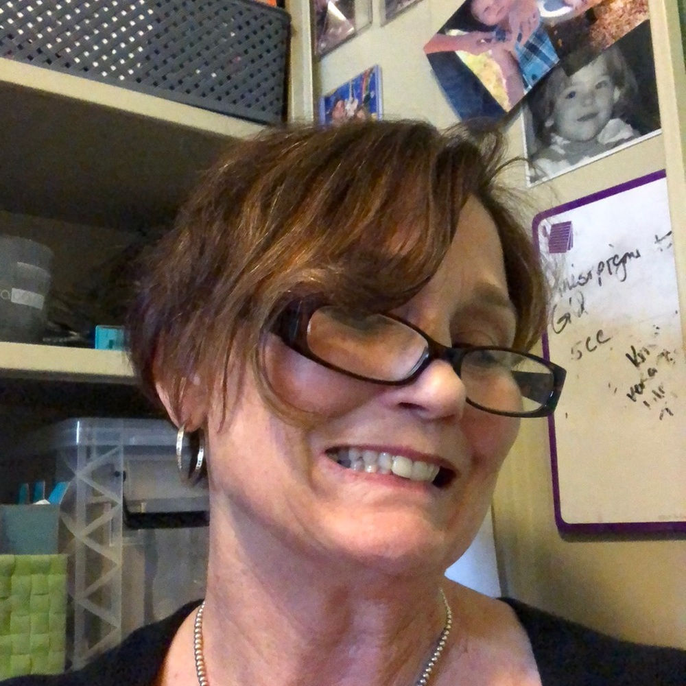 Meet your Posher, Lola